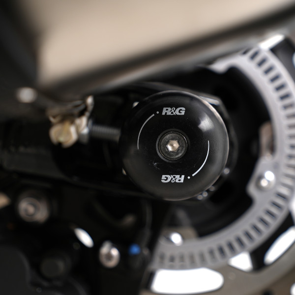 R&G Swingarm Protectors for the Triumph Thruxton 1200 '16-, Thruxton 1200R '16-, Triumph Street Twin '16-, Speed Twin 1200 '19-'21, Scrambler 1200 XC/XE '19- & Speed Twin 900 '22-, Bonneville bobber '21-